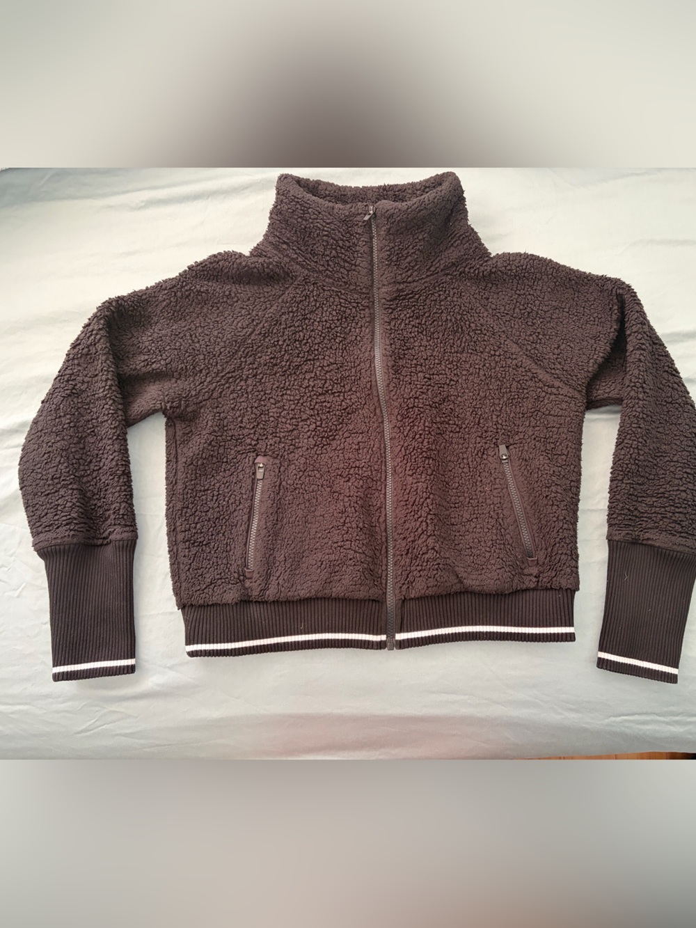 Athleta Sherpa cropped Zip-Up Jacket in Black